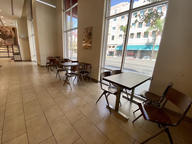 85°C Bakery Cafe - Alhambra photo 1