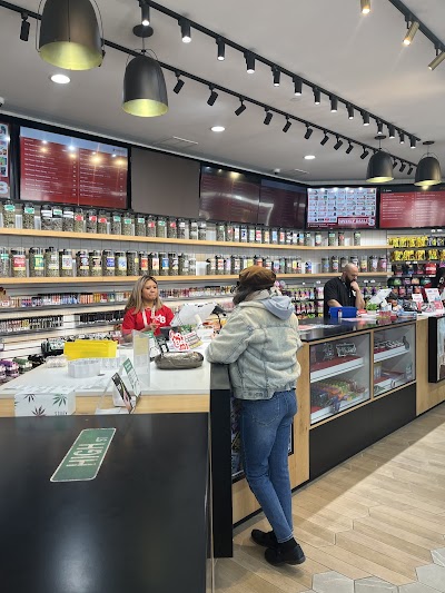 8th Street Canna Dispensary Outlet