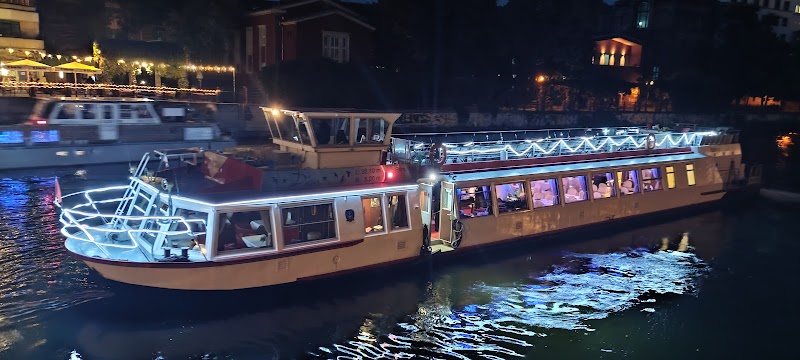 Historic City Cruise - Weidendamm Pier