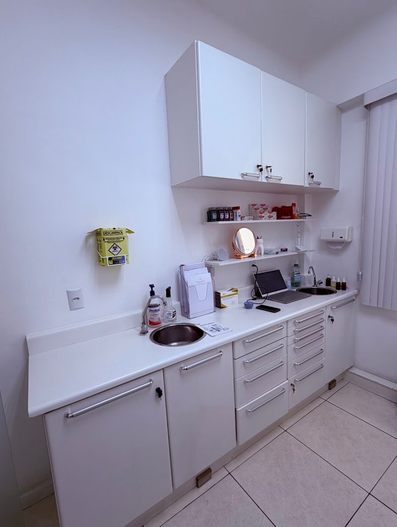 Consultório Dra. Angelica Vaitsman | Dentista Tijuca | Implantes Dentários e Periodontia - foto 4