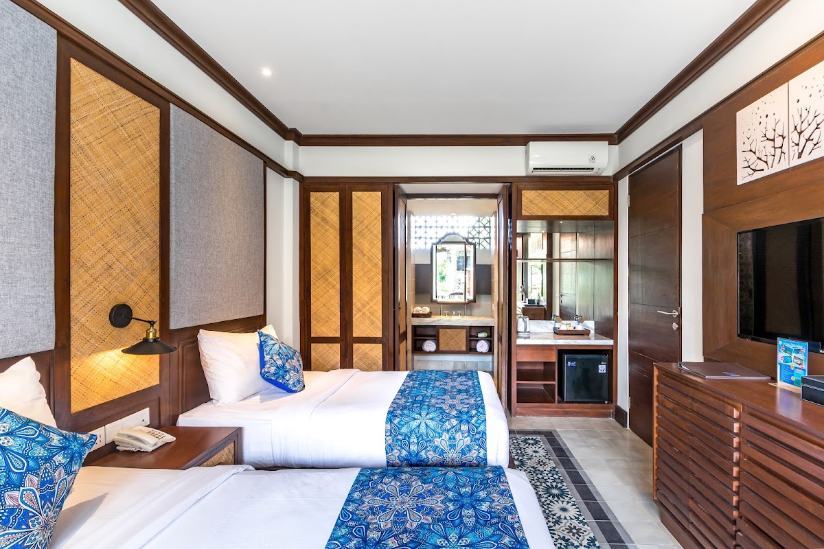 Lovina Beach Club & Resort — 3