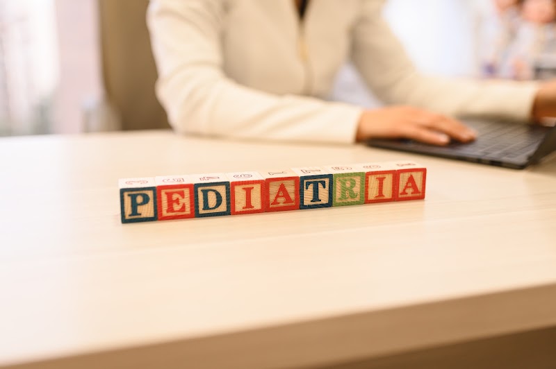 Dra. Evellyn Rodrigues - Pediatria e Nutrologia Pediátrica