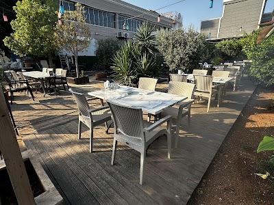 BALIKÇI KADİR İÇKİSİZ BALIK LOKANTASI - Restoran