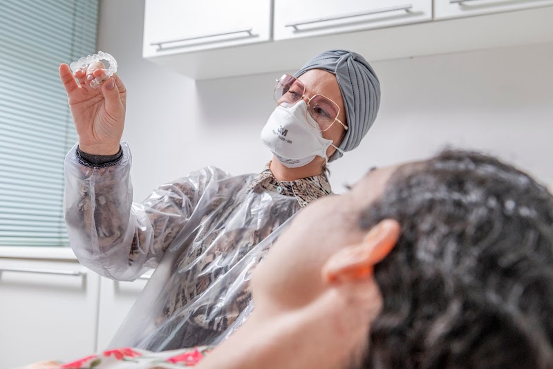 Dra. Ludmila Azevedo | Dentista em Campos – DTM, Dor Orofacial e Bruxismo - foto 4