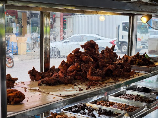 Nasi Kandar Danial - Photo 1