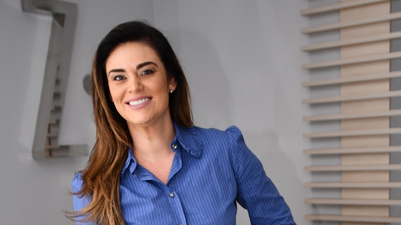 Dra Natalia Liuzzi - Lentes de Contato Dental e Facetas de Porcelana - Dental Tourism - Dental Veneers - Dentist for Expats