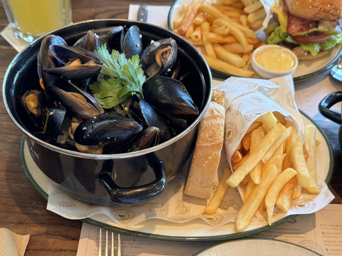 FRITES Belgium on Tap (MONTEREY Place) photo 4