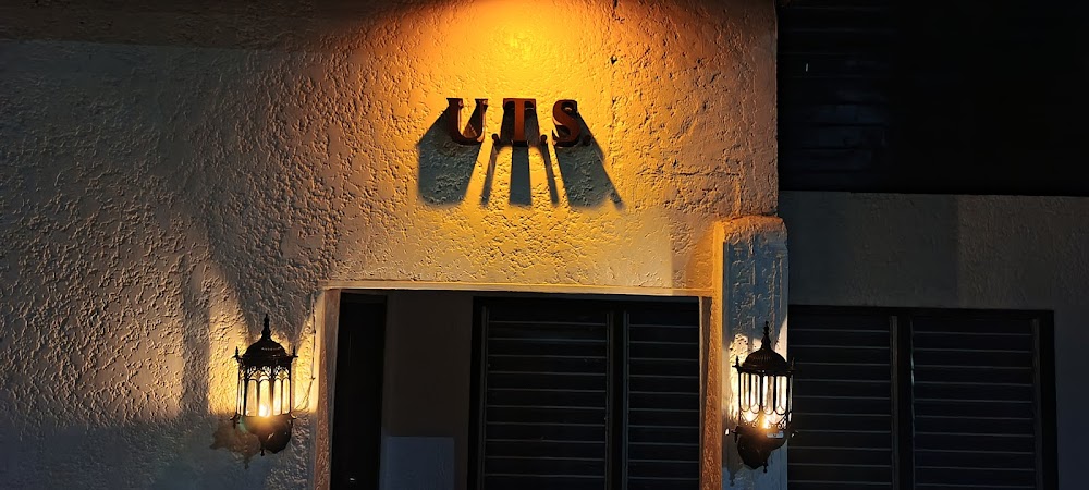 UTS (Under The Stairs) fotoğraf 1