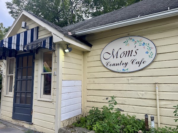 Mom’s Country Cafe