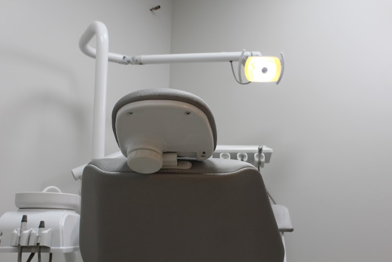 Oral Rio Nova Friburgo | Implantes Dentários | Clínica Odontológica | Próteses | Alinhadores Invisíveis | - foto 2