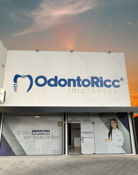 OdontoRicc | Implantes Dentários em Curitiba