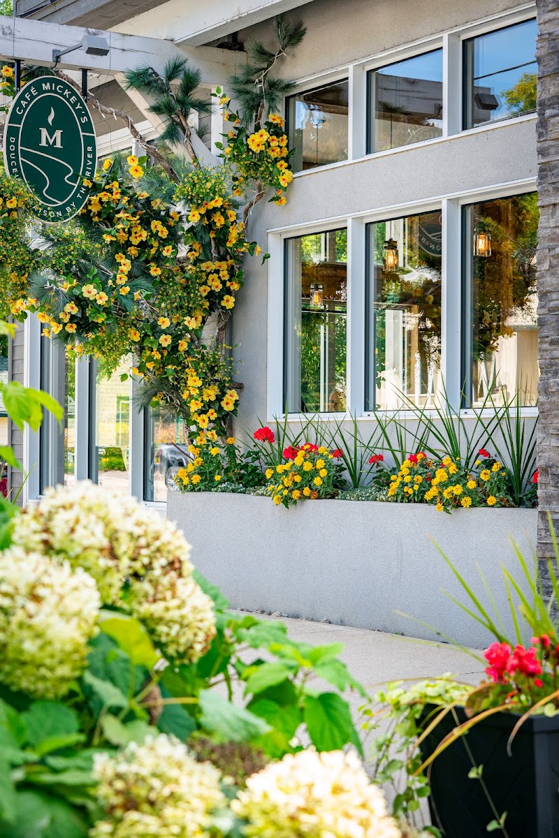 Mickey's Café photo 3