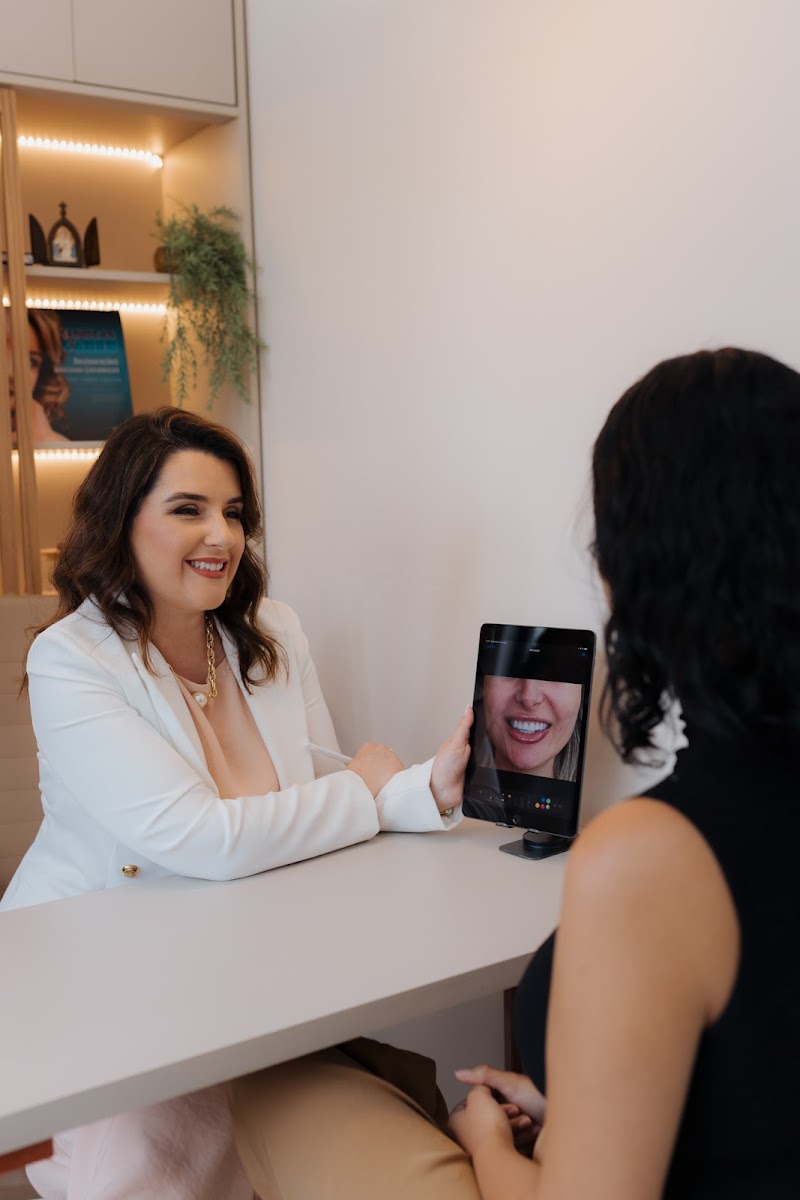 Dra. Juliana Carvalho - Lentes de Resina em BH - foto 4