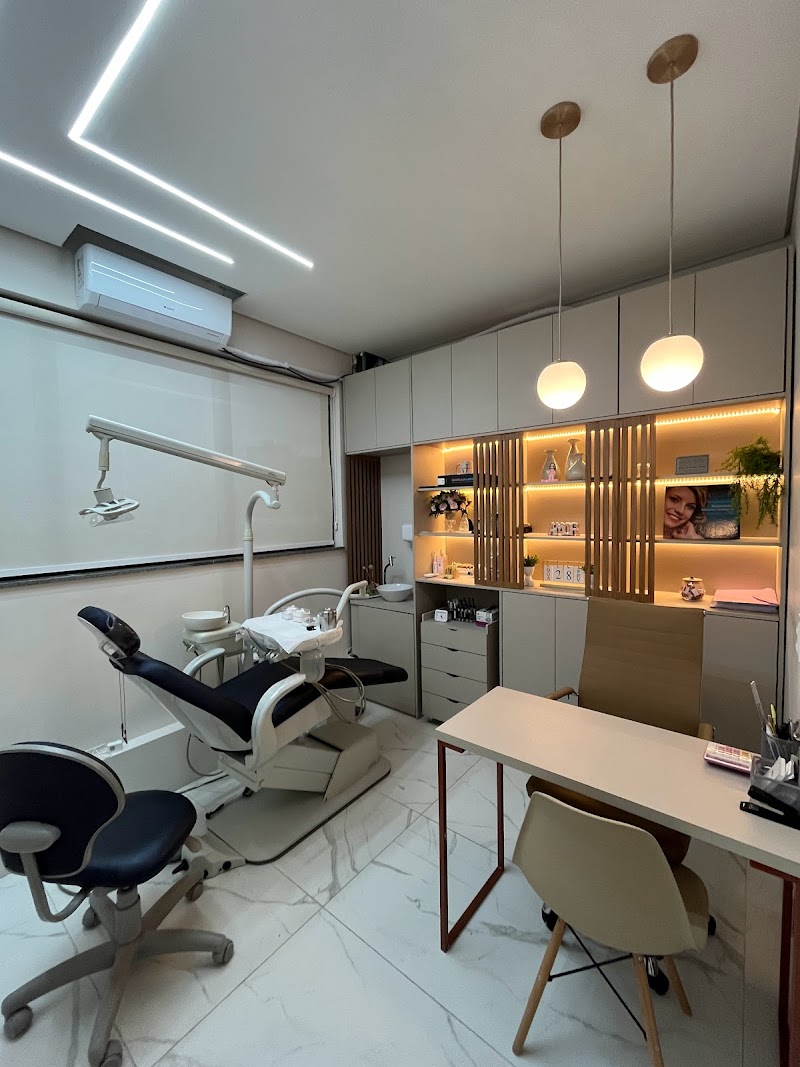 Dra. Juliana Carvalho - Lentes de Resina em BH - foto 2