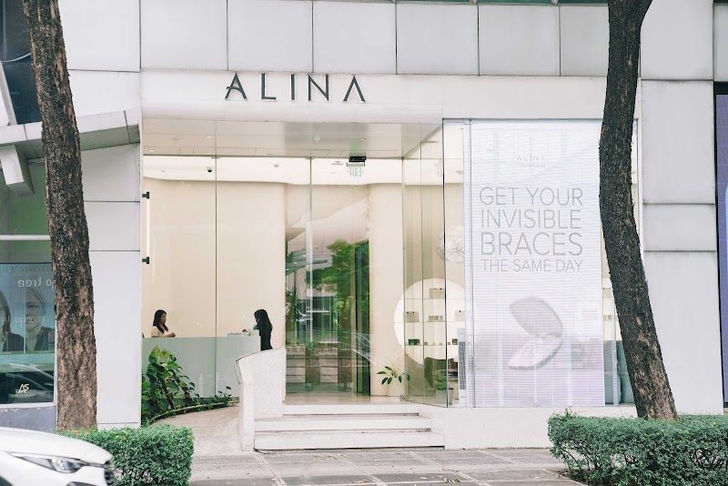 Alina Invisible Braces
