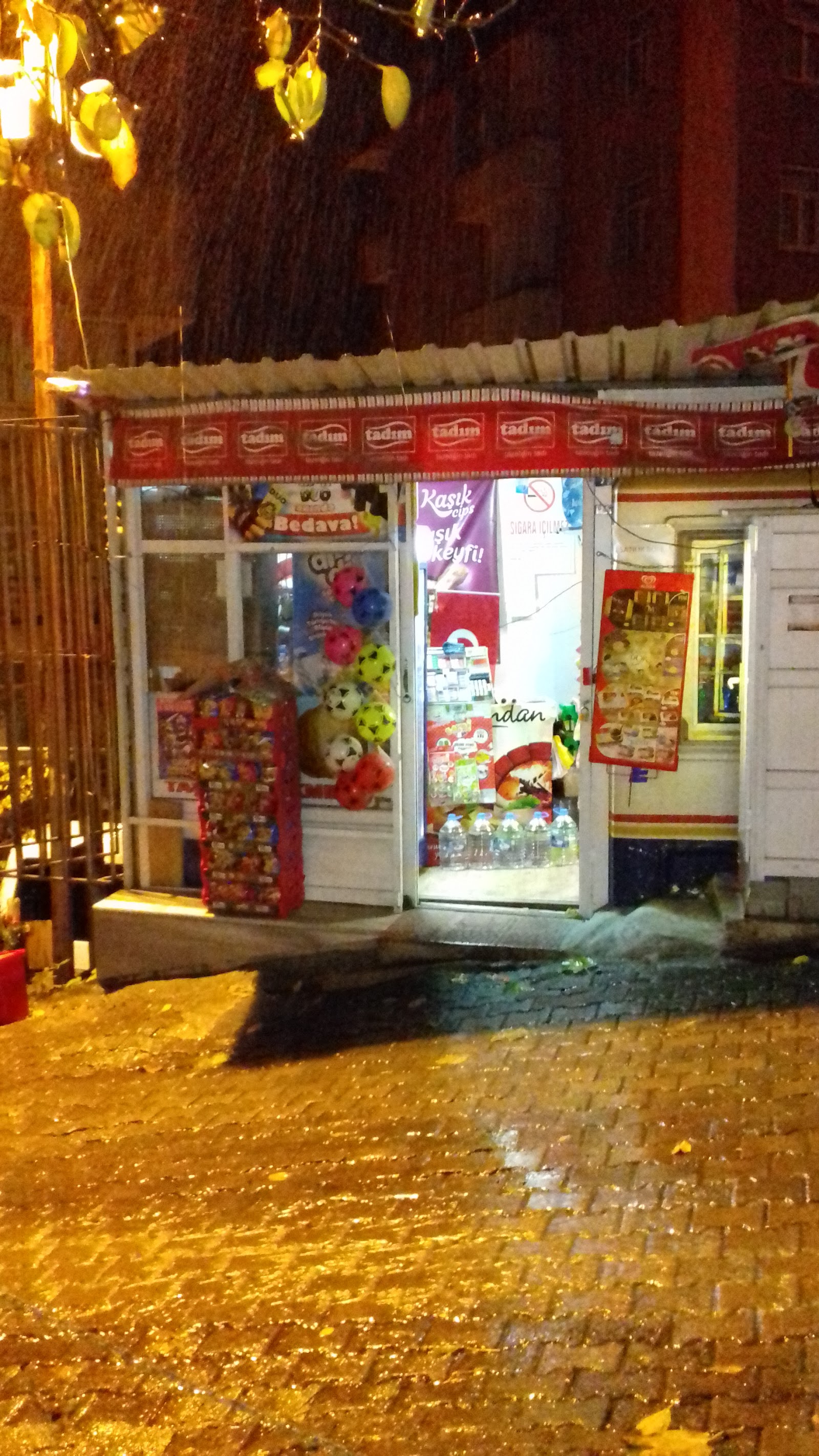 GÜL BÜFE mekanı