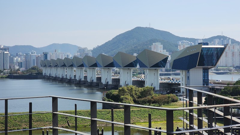 낙동강하굿둑전망대 반려동물 동반 여행지