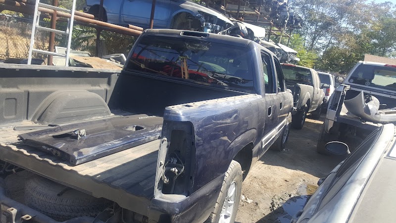 Customer vehicle ready for pickup after full body shop service.