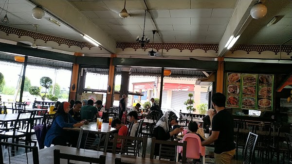 Restaurant Mutiara Seafood - Photo 1