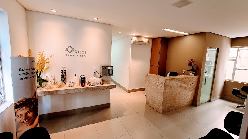 Implante dentário e Invisalign - Vértice Odontologia