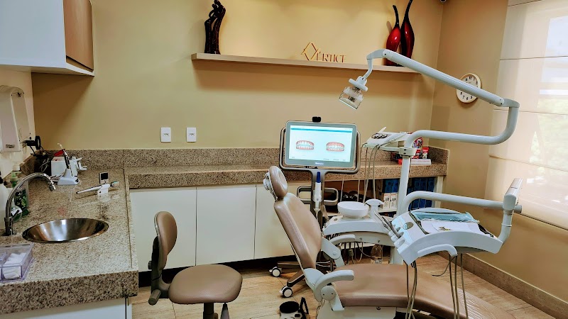 Implante dentário e Invisalign - Vértice Odontologia - foto 2