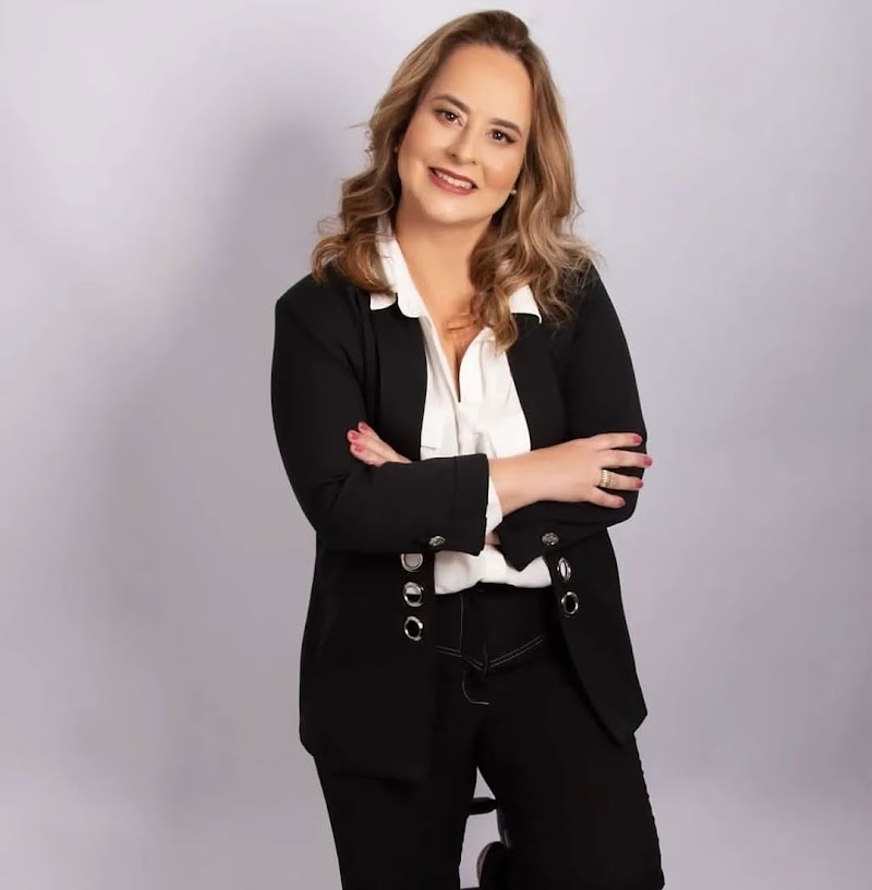 Dra. Karla Badini | Dentista em Nova Friburgo | Harmonização Facial em Nova Friburgo - foto 4