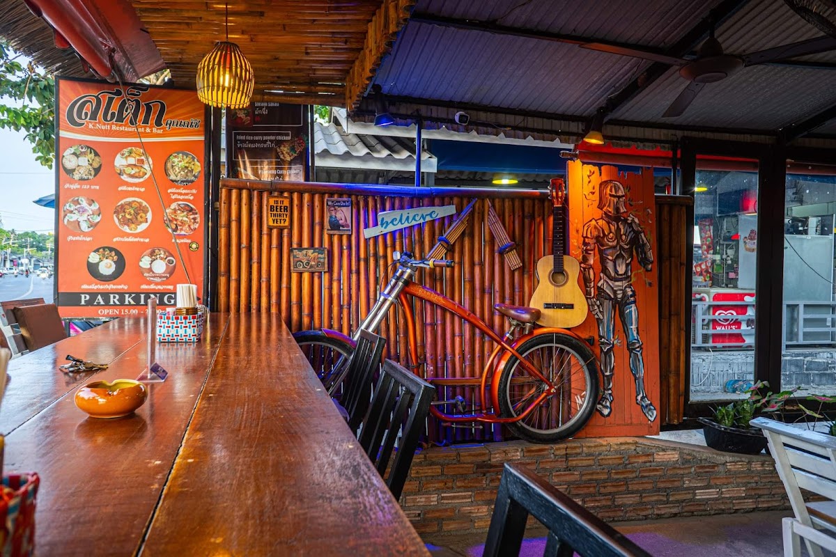The Old House Restaurant & Bar - Photo 5