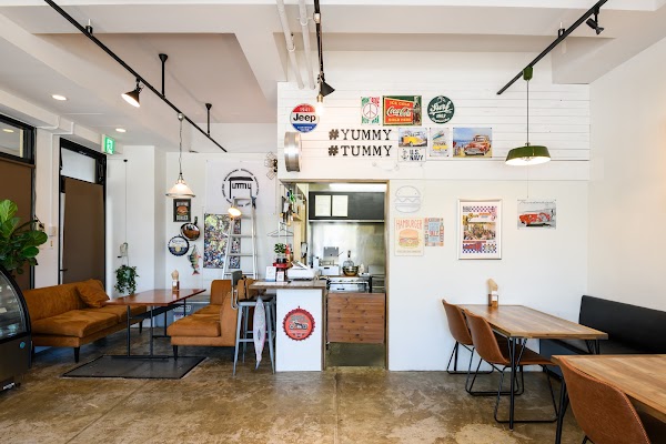 Tummy’s BURGER 西原店