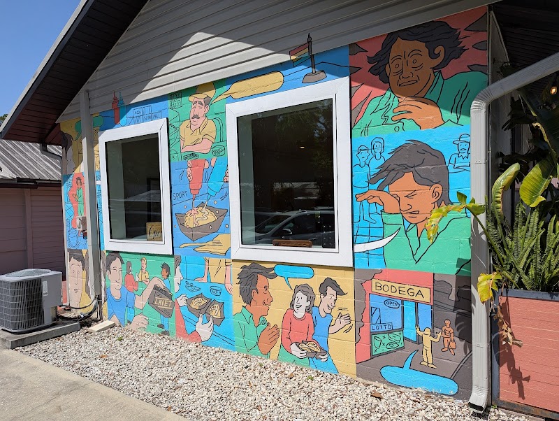 Curia On The Drag photo 4