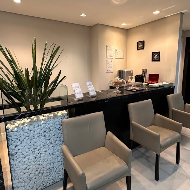 Dra. Fernanda Baboni | Harmonização Facial em Curitiba | Facetas de Resina - foto 5