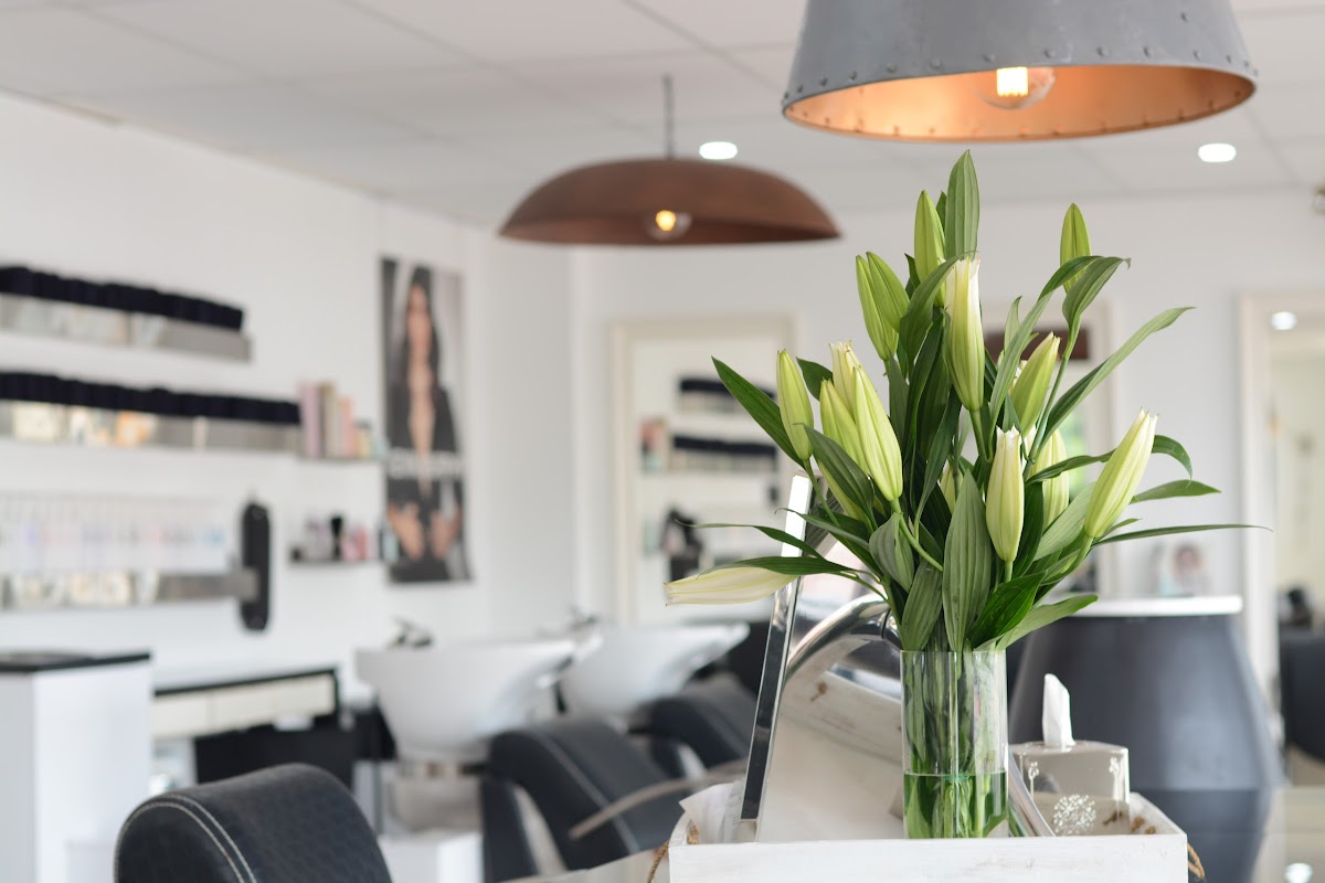 Edward McMillan Hairdressing photo 1