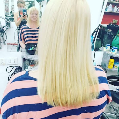 Golden Comb Hair Design