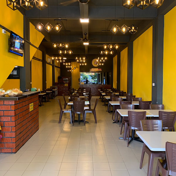 Ayam Gepuk Pak Gembus Bangsar - Photo 1