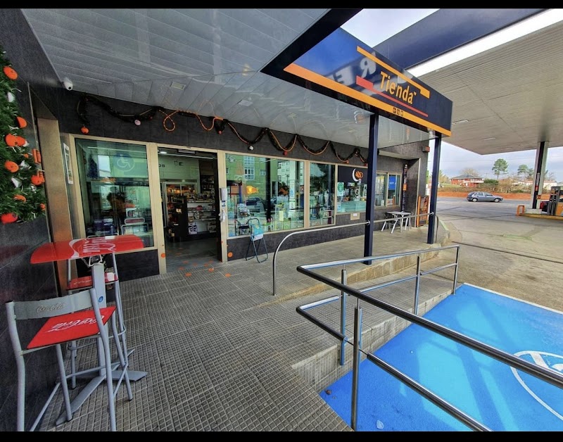 Gasolinera Repsol As Fontes photo 4