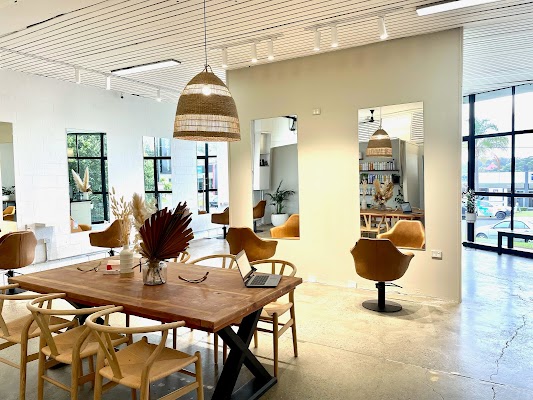 NEON HAIR & BEAUTY photo 2