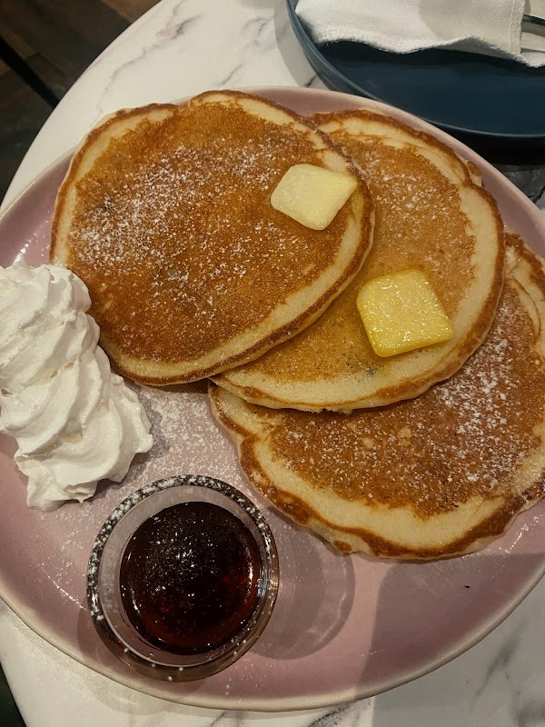 St. Louis Cafe BGC