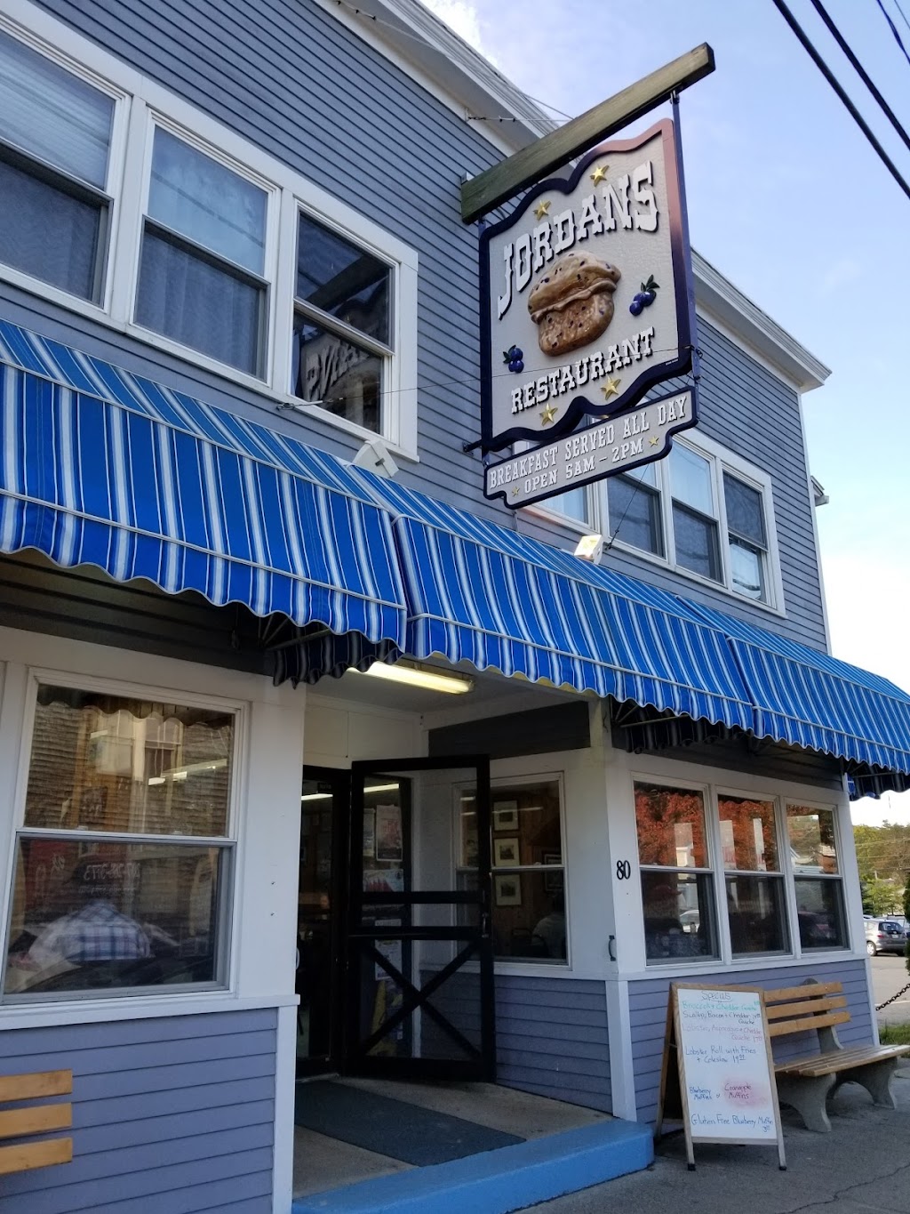 Jordan’s Restaurant – Breakfast – Lobster Rolls – Burgers – Pancakes – Sandwiches