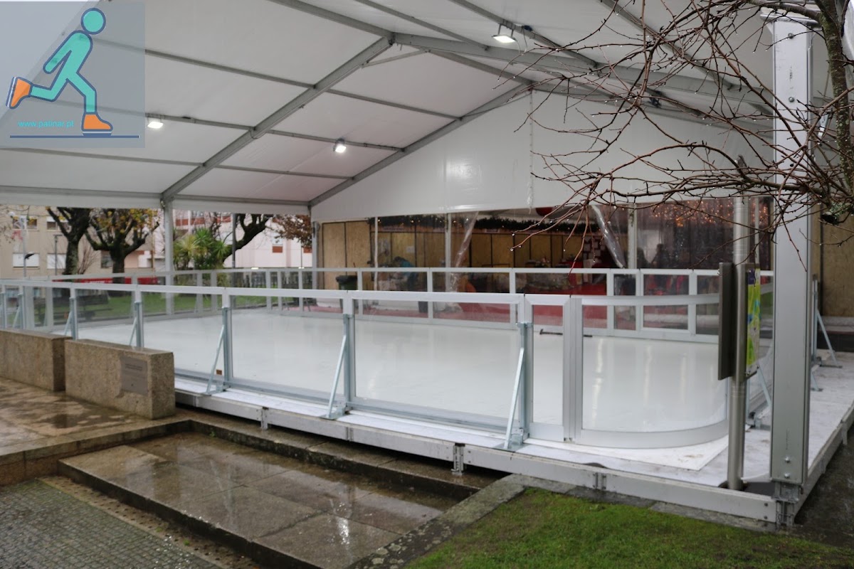 Pista de Gelo do Campismo (Lisboa Ice Rink) exterior — Lisbon, Portugal