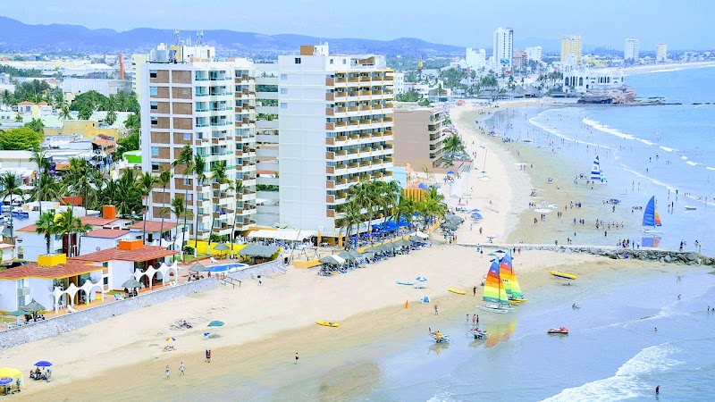 Las Flores Beach Resort