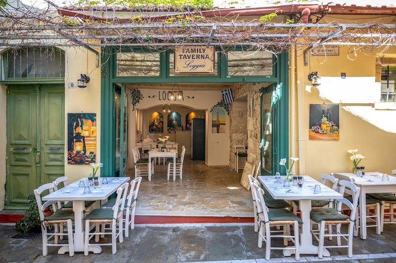 Loggia Taverna