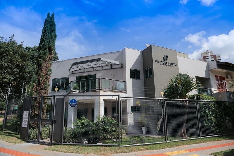 Clínica Odontológica | Prieto & Prieto | Dr. Lucas Prieto & Dra. Andréa Steilein - foto 2