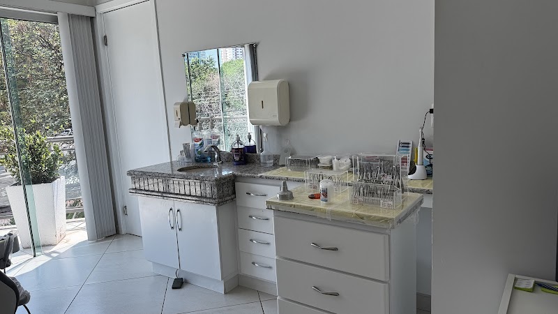 Clínica Odontológica | Prieto & Prieto | Dr. Lucas Prieto & Dra. Andréa Steilein - foto 5