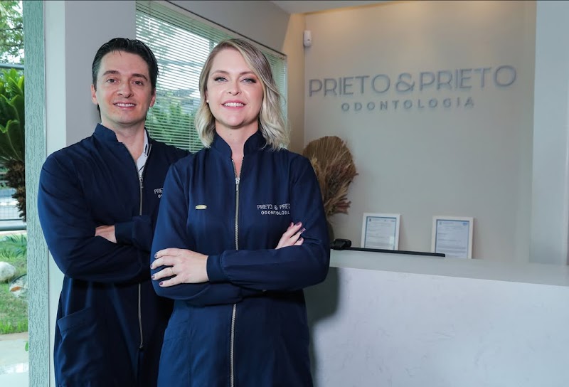 Clínica Odontológica | Prieto & Prieto | Dr. Lucas Prieto & Dra. Andréa Steilein
