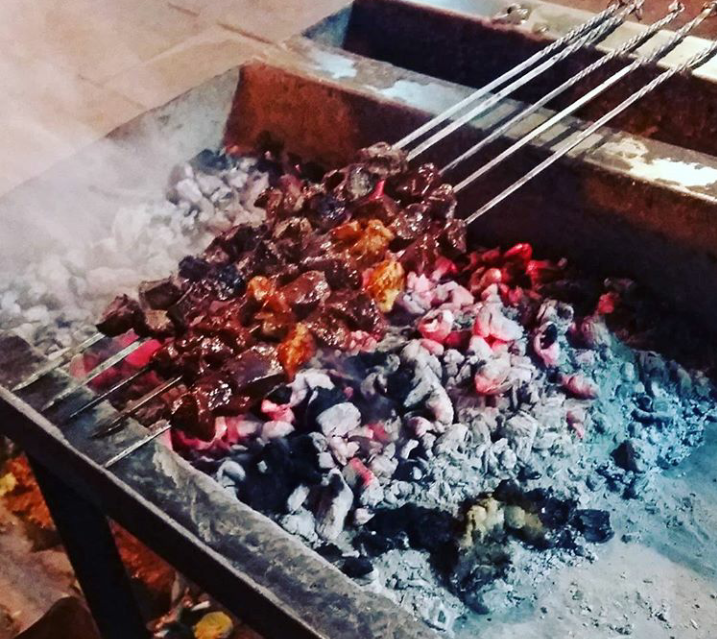 Ayhan Ciğer Salonu mekanı