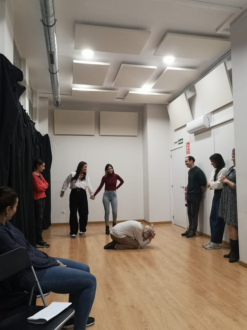 Escuela de Teatro Para Aficionados | Estudios de Teatro | Clases y Talleres