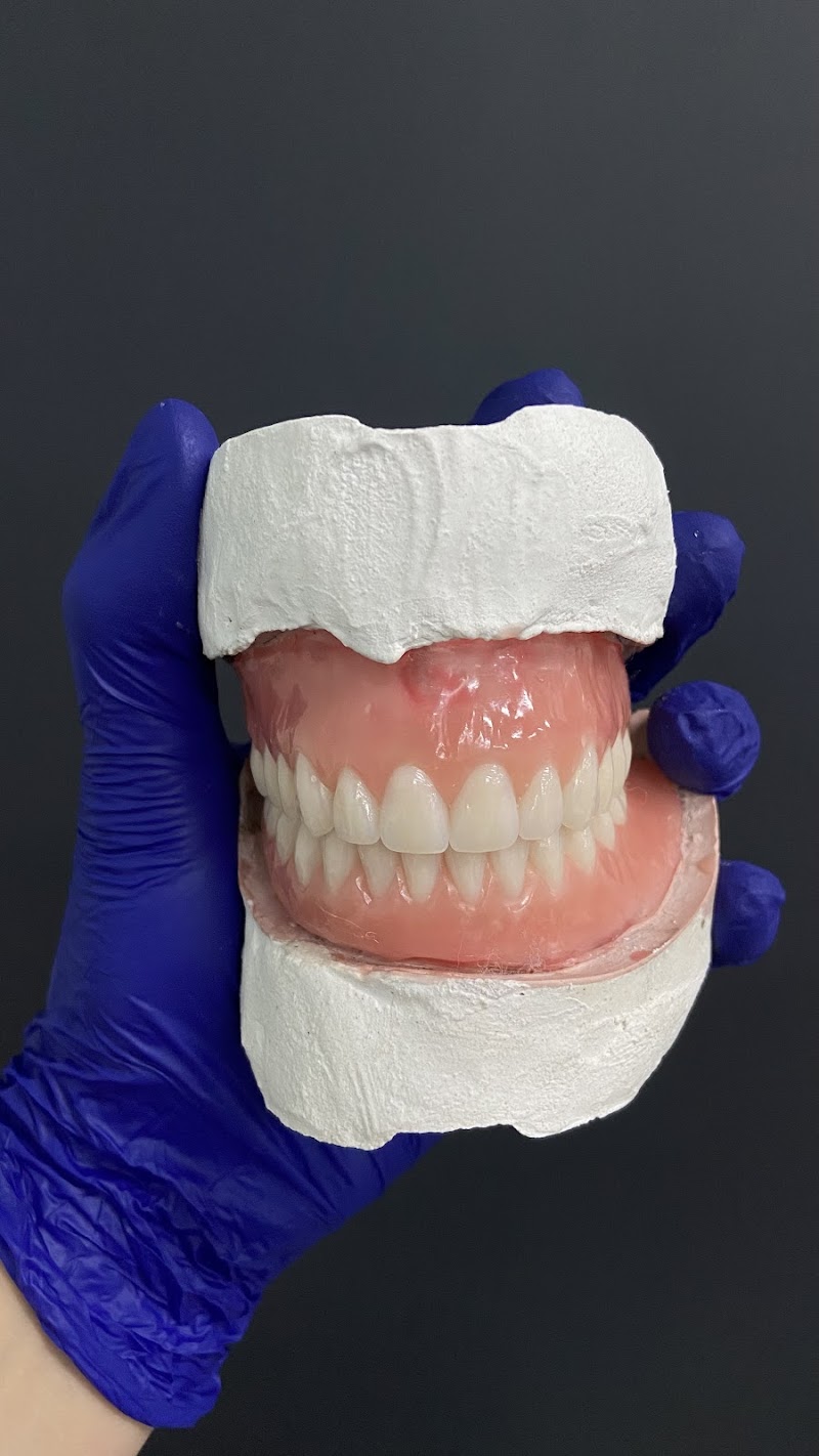 Dra. Thais Medeiros - Dentista em Porto Velho - foto 2