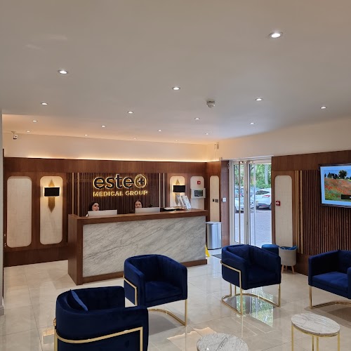 Este Medical Group: Hair and Skin Clinic in Manchester logo