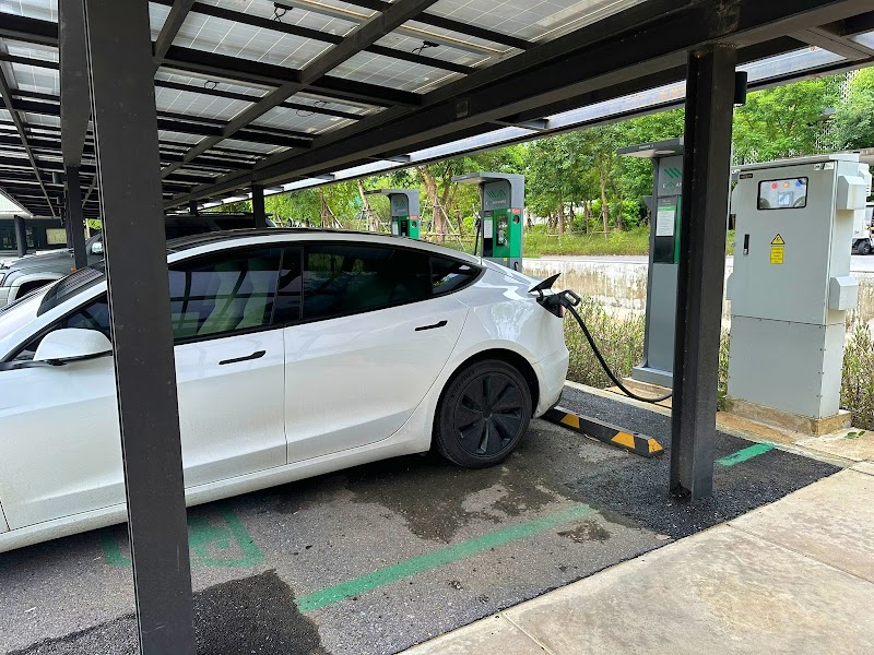 EA Anywhere Charging Station