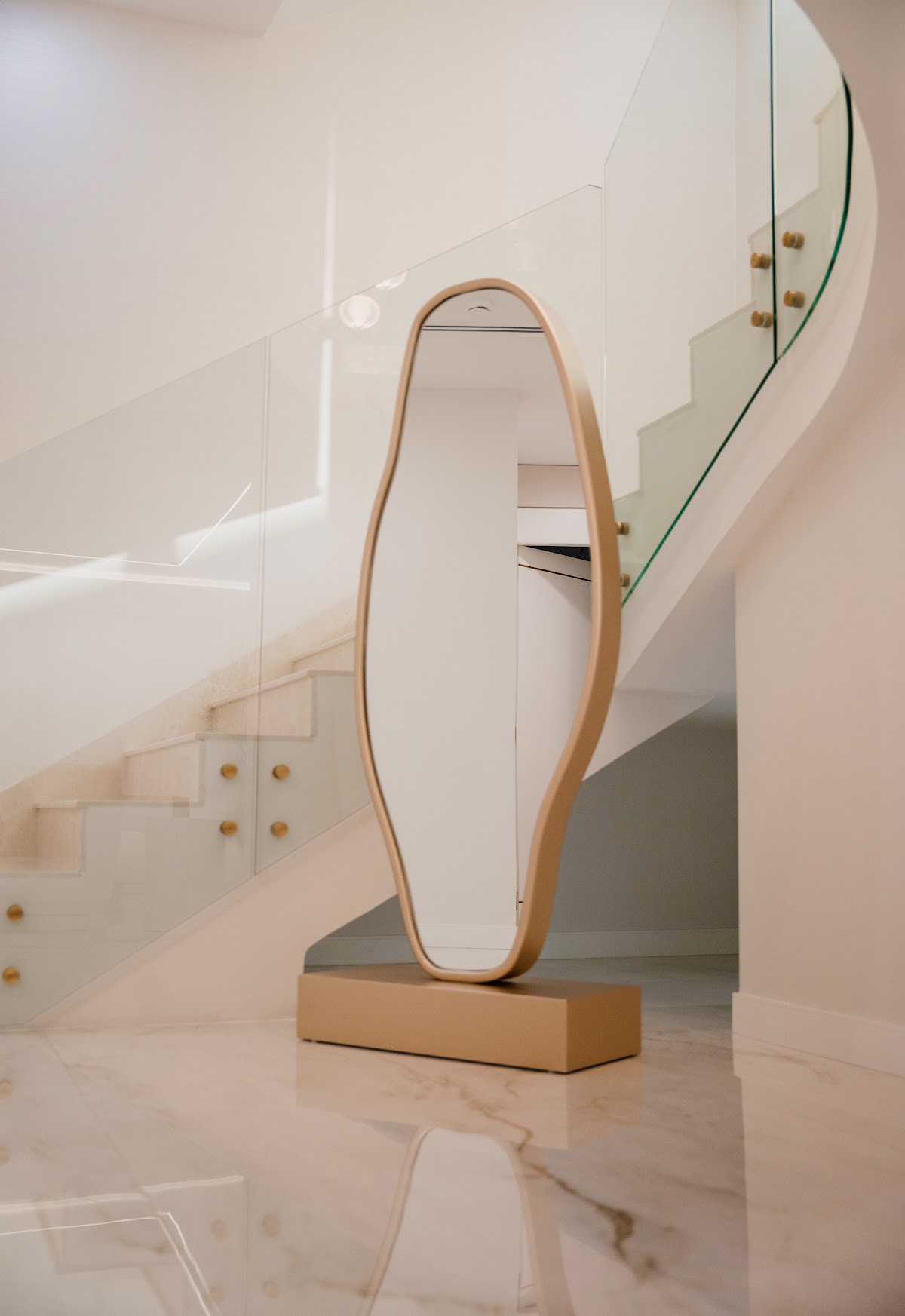 Roxana Aesthetics Clinic 4
