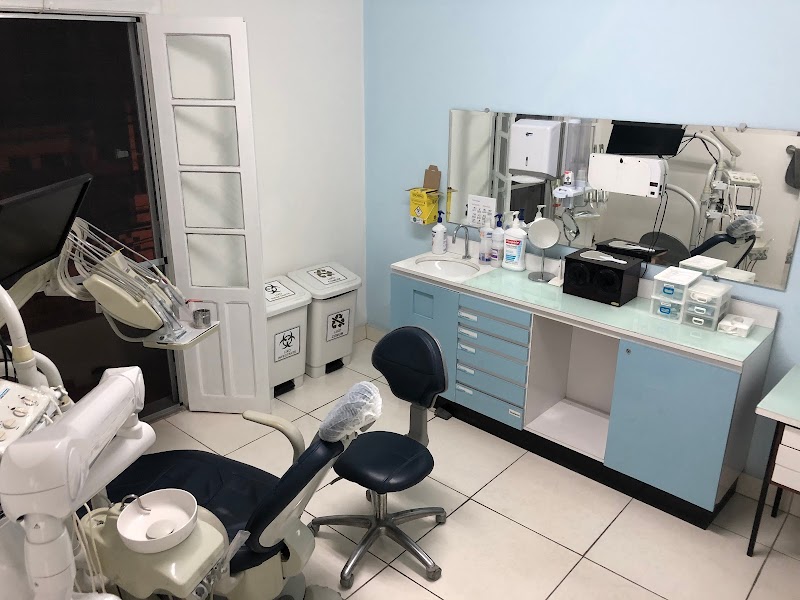 Dentista 24 Horas e Pronto Socorro Odontológico Dra Danielly Odontologia24horas - foto 3